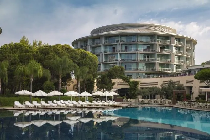 Calista Luxury Resort