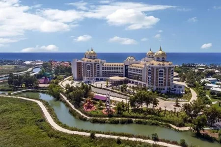Delphin Be Grand Hotel